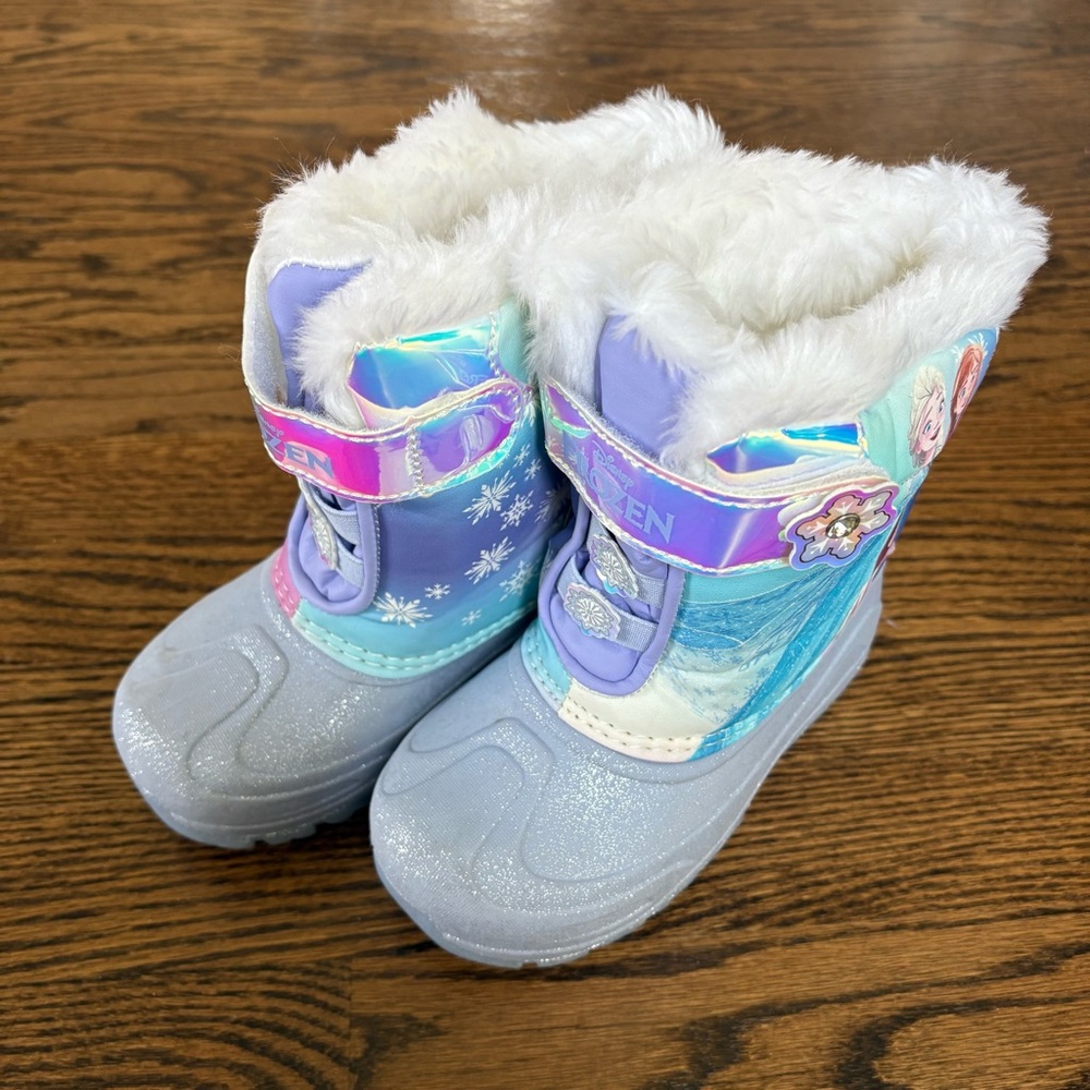 ✨SOLD✨Disney Frozen Girls Winter Boots (11)